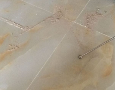岑巩瓷砖空鼓维修公司分享粘合剂选择不当在瓷砖铺贴过程中可能导致以下问题