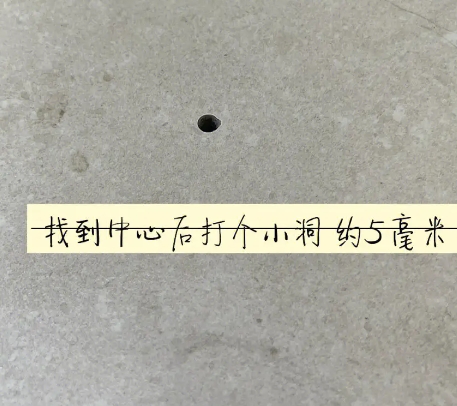 岑巩瓷砖空鼓维修公司专业解答在瓷砖铺贴过程中，如果砂料搅拌不均匀，将会带来以下问题
